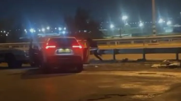 בן 12 במצב קשה לאחר שנורה ברמלה, החשודים נמלטו | תיעוד