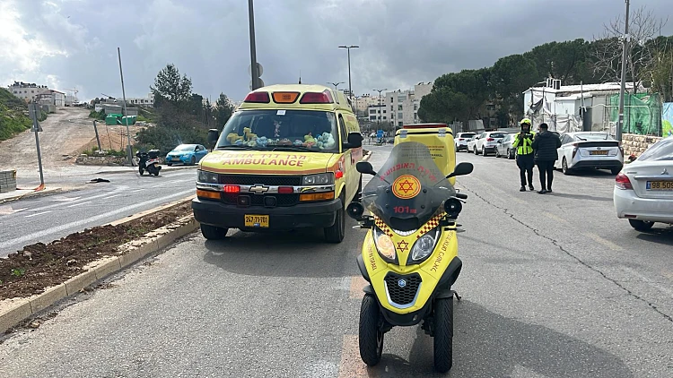 חשד לפיגוע בי-ם: בן 64 נפצע קל-בינוני מדקירה, בן 14 נעצר