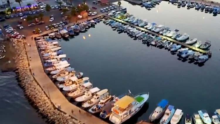 עבור סיוע לעזה: ישראל תנסה לרכוש נמל בקפריסין