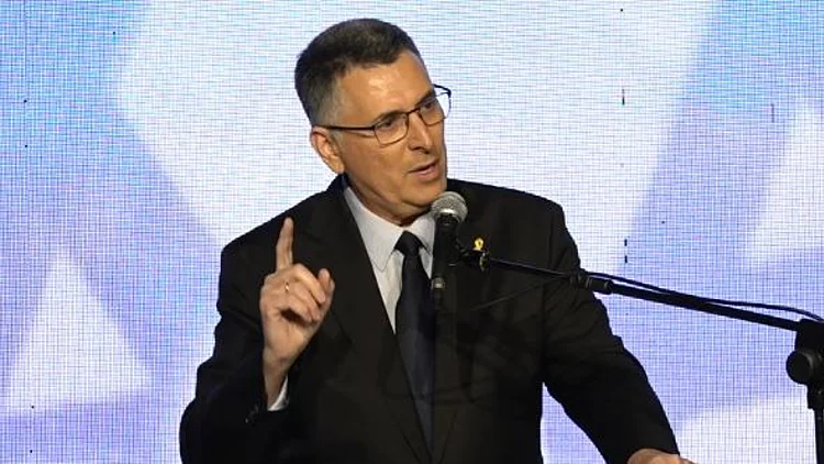 סער מפרק את המחנה הממלכתי: "דורש להצטרף לקבינט המלחמה"