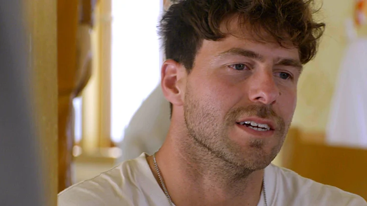 "קשה לראות את הקבר של אבא שלך כשאתה יודע שזה לא הזמן הנכון"