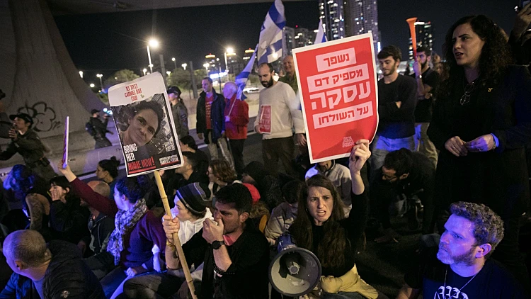 ראש המוסד שב לארץ; קטר: "לא קרובים לעסקה, אך אופטימיים"