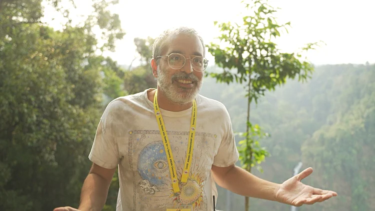 האיש שאחראי על המשימות ב"פקין אקספרס" חושף את הסודות