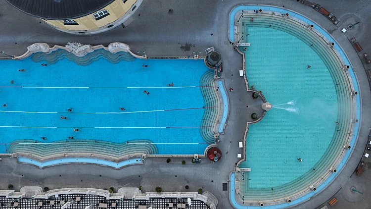 מרחצאות סצ'ני - Széchenyi Thermal Bath