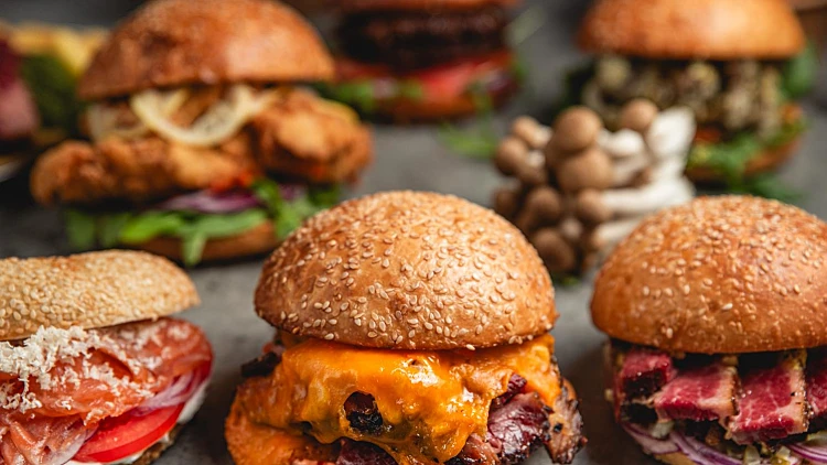 מוב: דלי ניו יורקי עם כריכי פסטרמי מהחלומות