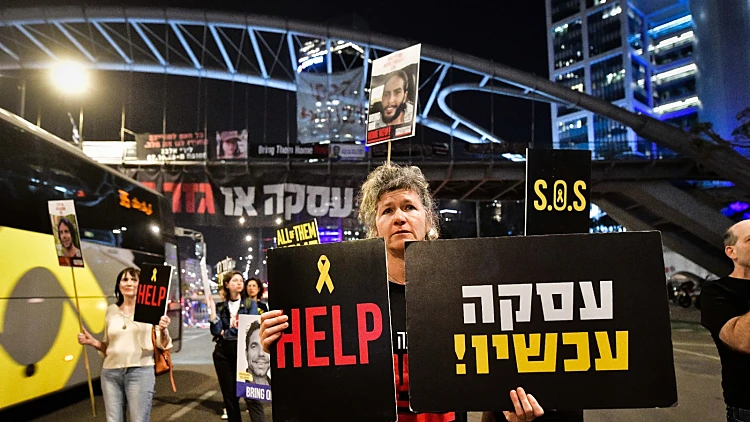 המגעים לעסקת חטופים: משלחת ישראלית תצא לקהיר