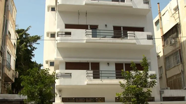 "הופקרנו פעמיים": המדינה מפסיקה לשלם, המפונים נזרקים מהמלון