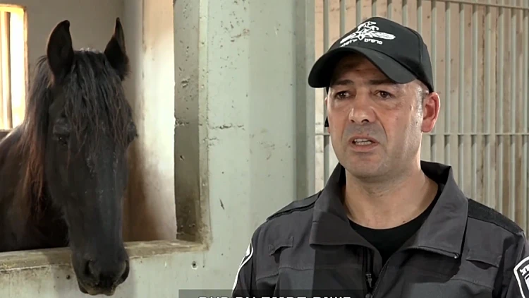 השלכת הלפיד הבוער בהפגנה בירושלים: השוטר שנפגע משחזר