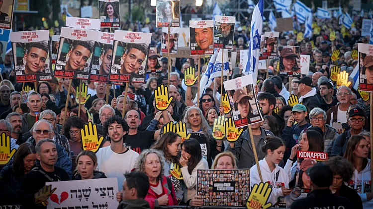 חמאס בוחן את מתווה עסקת החטופים: "לא עונה על דרישותינו"