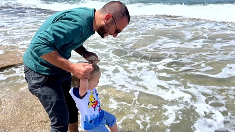 חברו הטוב התחתן, בנו נולד - ואלכס עדיין בשבי: "הוא חסר"