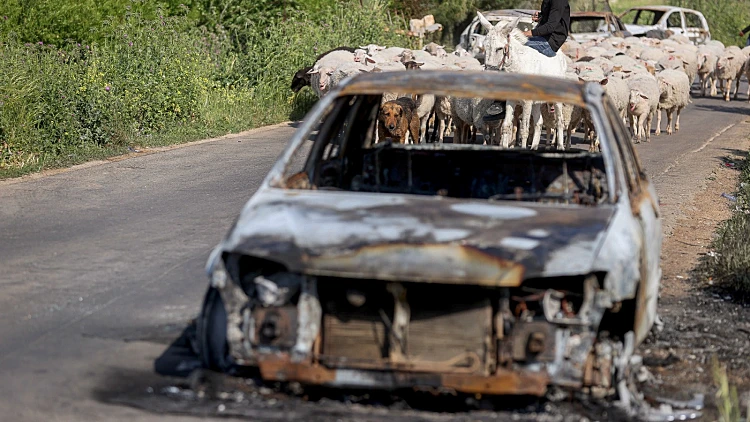 בחשד לפשיעה לאומנית: גלנט חתם על מעצר מנהלי של 5 מתנחלים