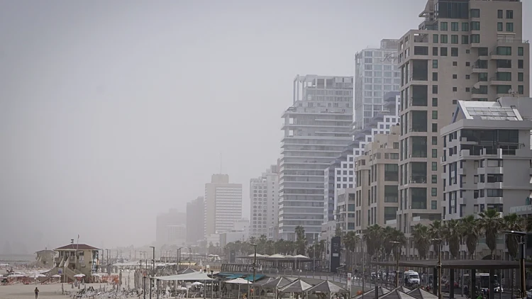 התחזית: ירידה ניכרת בטמפרטורות, מחר אביך ושרבי