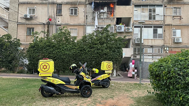 טרגדיה בגבעת שמואל: גבר כבן 55 נספה בשריפה שפרצה בדירה