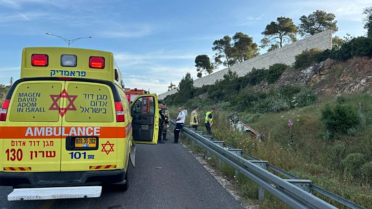 אמבולנס בשרון. ארכיון