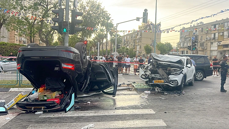 לאחר שביקר בזירת הפיגוע: רכבו של בן גביר התהפך, השר פונה לביה"ח