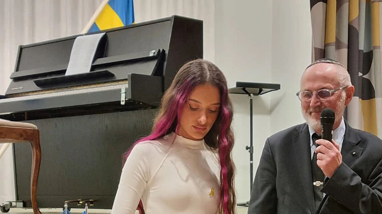 עדן גולן והמשלחת הישראלית השתתפו בטקס יום השואה במאלמו