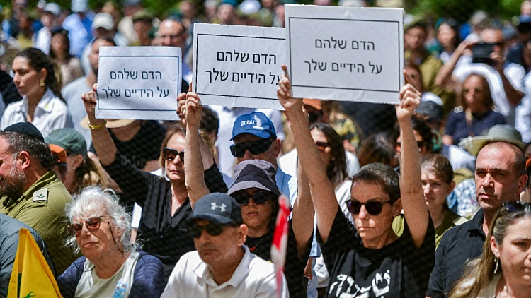 צעקות "בושה" לבן גביר באשדוד, קריאות "תתפטר" לגלנט בת"א