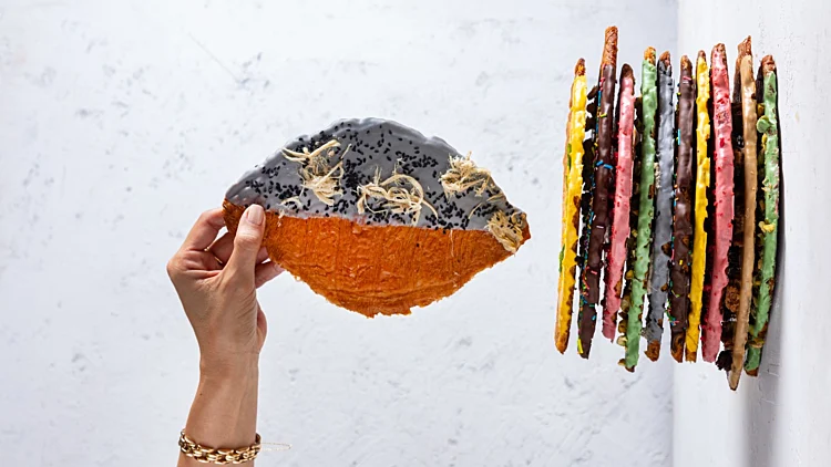 גימיק, אבל אמאל'ה כמה טעים: הקרואסון המעוך הגיע לישראל