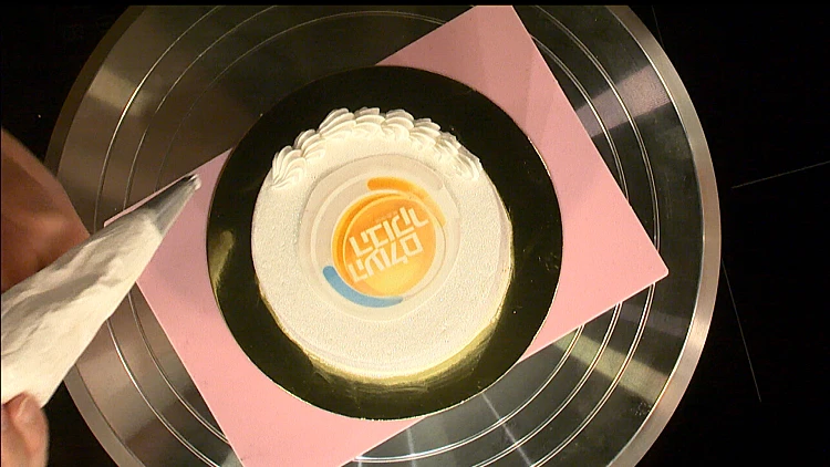 הטרנד הרותח של עולם המתוקים: כך מכינים בבית עוגת בנטו