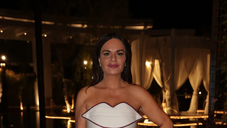 חוזרת לספסל הלימודים: אופירה אסייג שוב סטודנטית