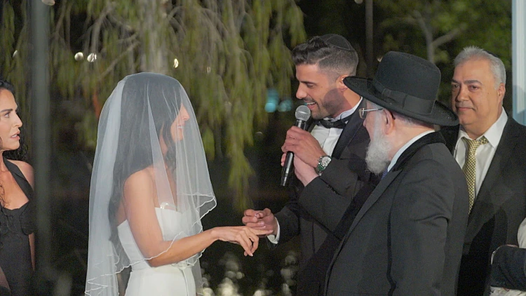 הגשם שלא פסק והקול הרועד: הצצה לסרט החתונה של בר ואליאב