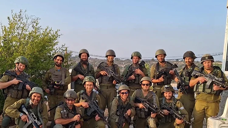 "הבנו שזה יהיה ארוך": הגברים גויסו והנשים נשארו לבד ביישוב