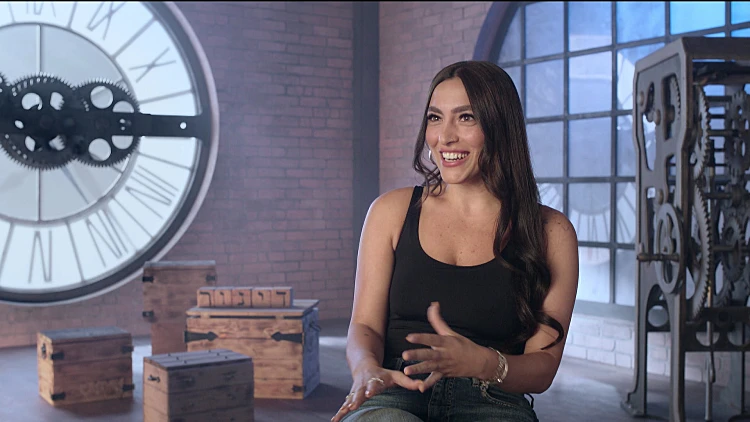 "מייצרים לי תדמית של בחורה זולה. בהתחלה זה הכעיס אותי, אבל אני יכולה להבין את זה": דינור אבשייב | רשת 13