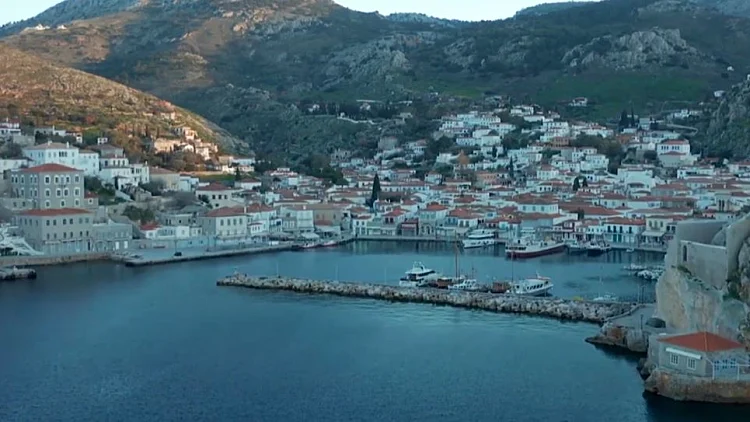 איים של שפיות: החלקים הנסתרים והמפתיעים של יוון