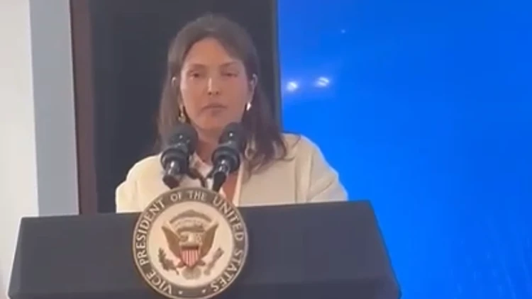 עמית סוסנה נואמת בבית הלבן