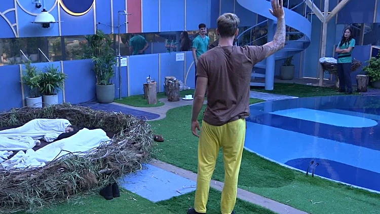 "אין לך טאקט בשום דבר": דני להדר במשימה