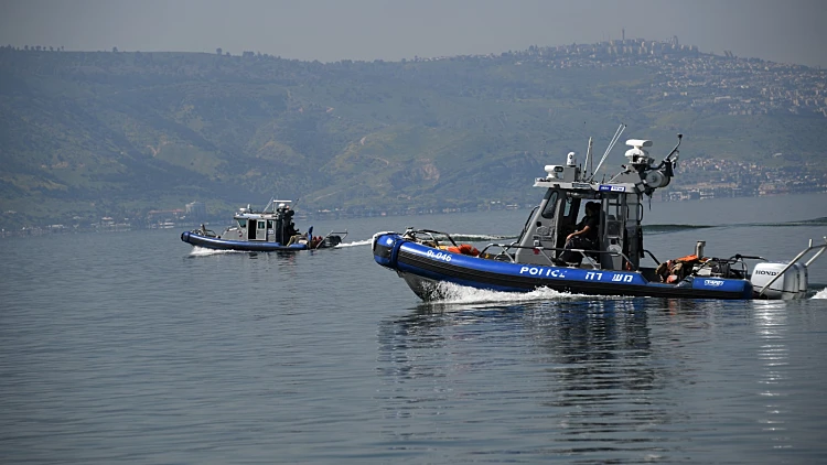 ניידת משטרה ימית בכנרת