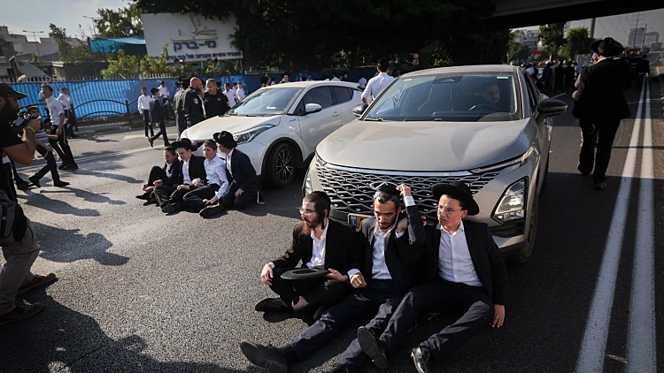 במחאה נגד חוק הגיוס: חרדים קיצוניים חסמו את כביש 4