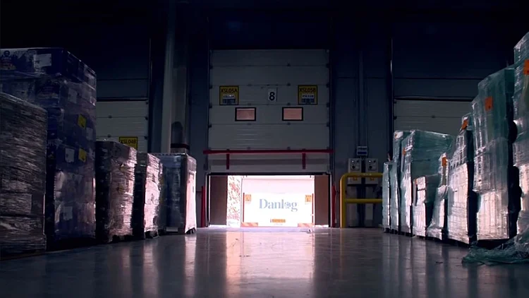 לקראת מלחמה בצפון: סיור במחסני המזון לחירום ובסופרים הממוגנים