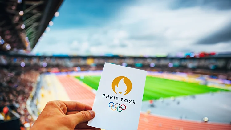 החל מ-74 יורו לכיוון: הטיסות הכי זולות והאירועים בחודש יולי