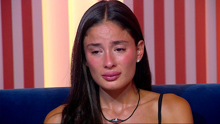 "אין לי כוחות יותר": הדר מתפרקת בחדר האח