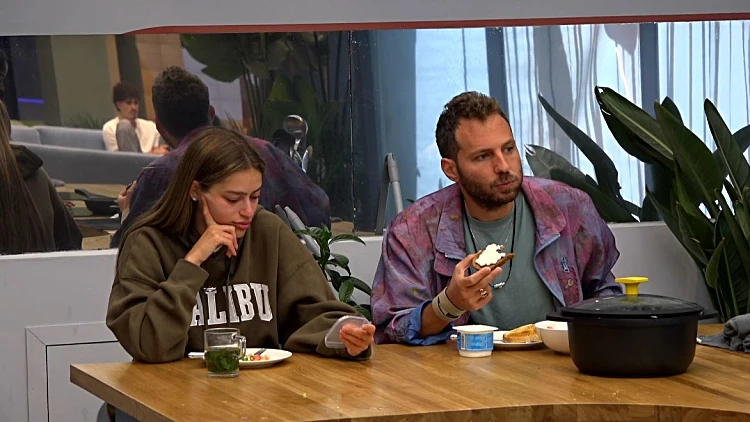 "הוא אמר שהוא יחכה לי": אמילי ובן על עידן