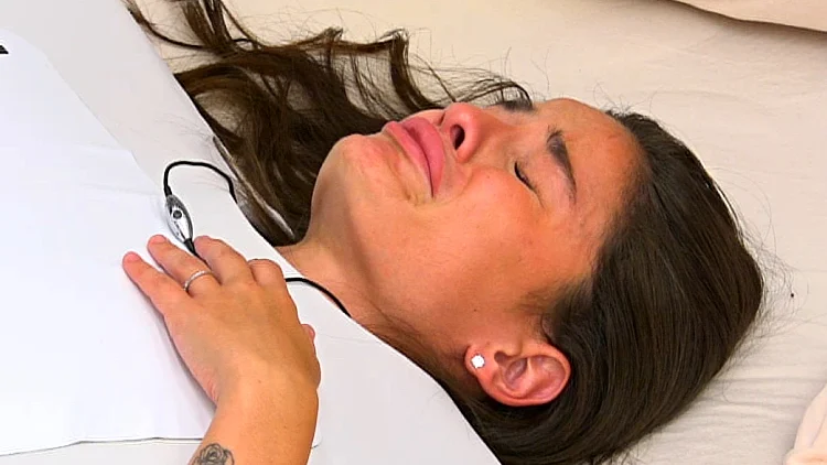 ״תראה אותה, גמורה במיטה״: מה שבר את הדר?