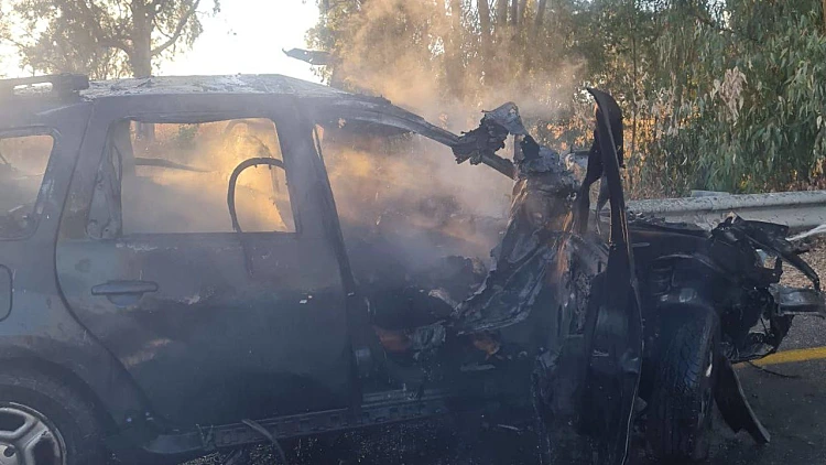 שני הרוגים מפגיעת רקטה ברכב בגולן; צה"ל: זוהו כ-40 שיגורים