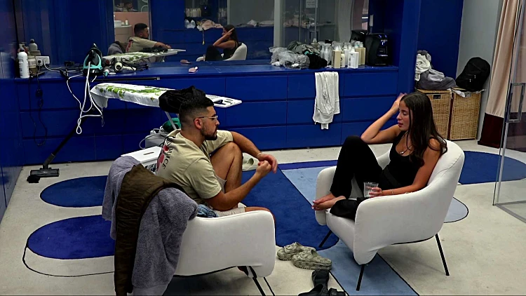 "היא מתנהגת בצורה בלתי נסבלת": הדר מתפוצצת על מלאני