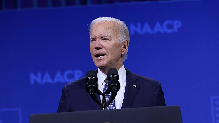 בכירים דמוקרטים מעריכים: הנשיא ביידן בדרך לפרישה