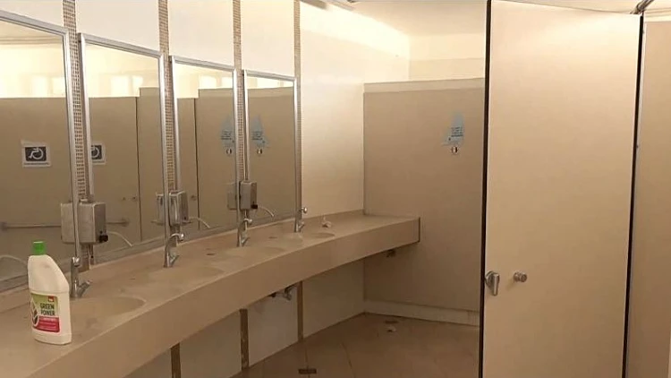 "בשבילם זה מכרה זהב": כך נתפסו הצעירים שתיעדו נשים בשירותים