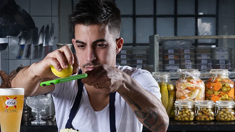 לפני האודישן של הסו-שפים שלו: קבלו את מתכוני הדגל של אורן אסידו