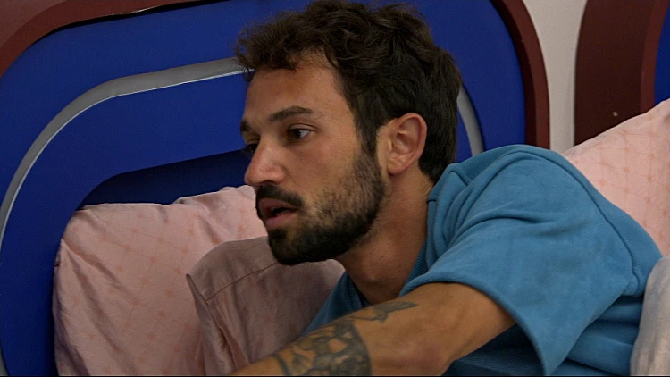 עידן על היחסים בין אמילי לשילה: "זו התנהגות לא מכבדת"