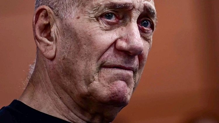 אולמרט הביע צער על הרג בנו של אל-חיה: "לא צריך להיות קורבן"