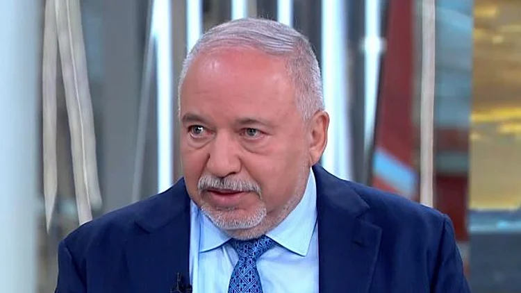 ליברמן בריאיון: "אי אפשר לנצח במלחמה מבלי להכריע את איראן"