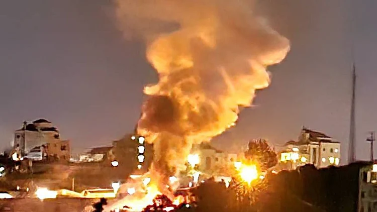 רכב תופת התפוצץ באזור חברון; מטח רקטות לגליל העליון