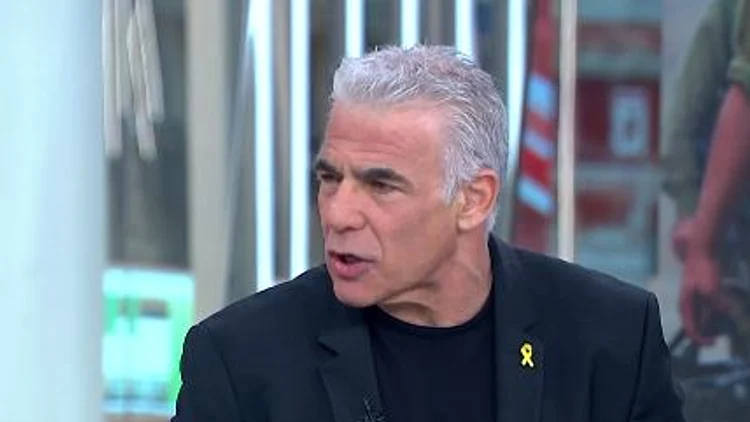 לפיד: "החטופים - ראש סדר העדיפויות. נחסל את חמאס אחר כך"