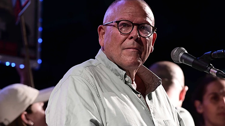 המשטרה פשטה על מטה ההסתדרות, יו"ר הארגון ואשתו נעצרו