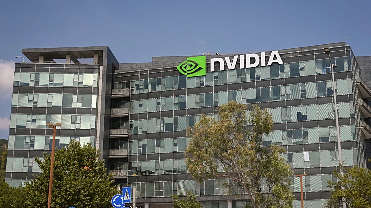 בזכות AI: אנבידיה - הראשונה בעולם ששווה מעל 5 טריליון דולר