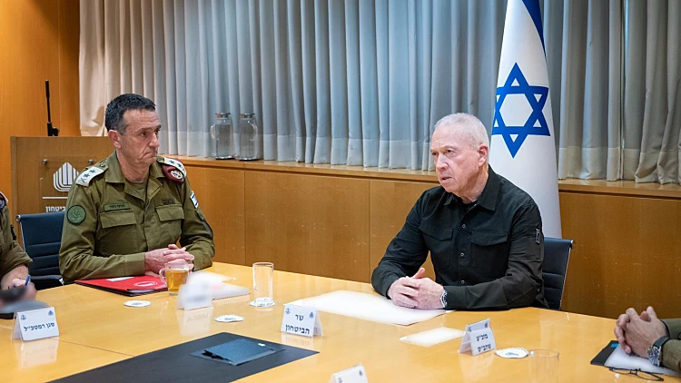 גלנט בהערכת מצב: "חיזבאללה מרגיש רדוף, הפעולות יימשכו"